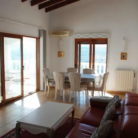 Villa Book It Attias *